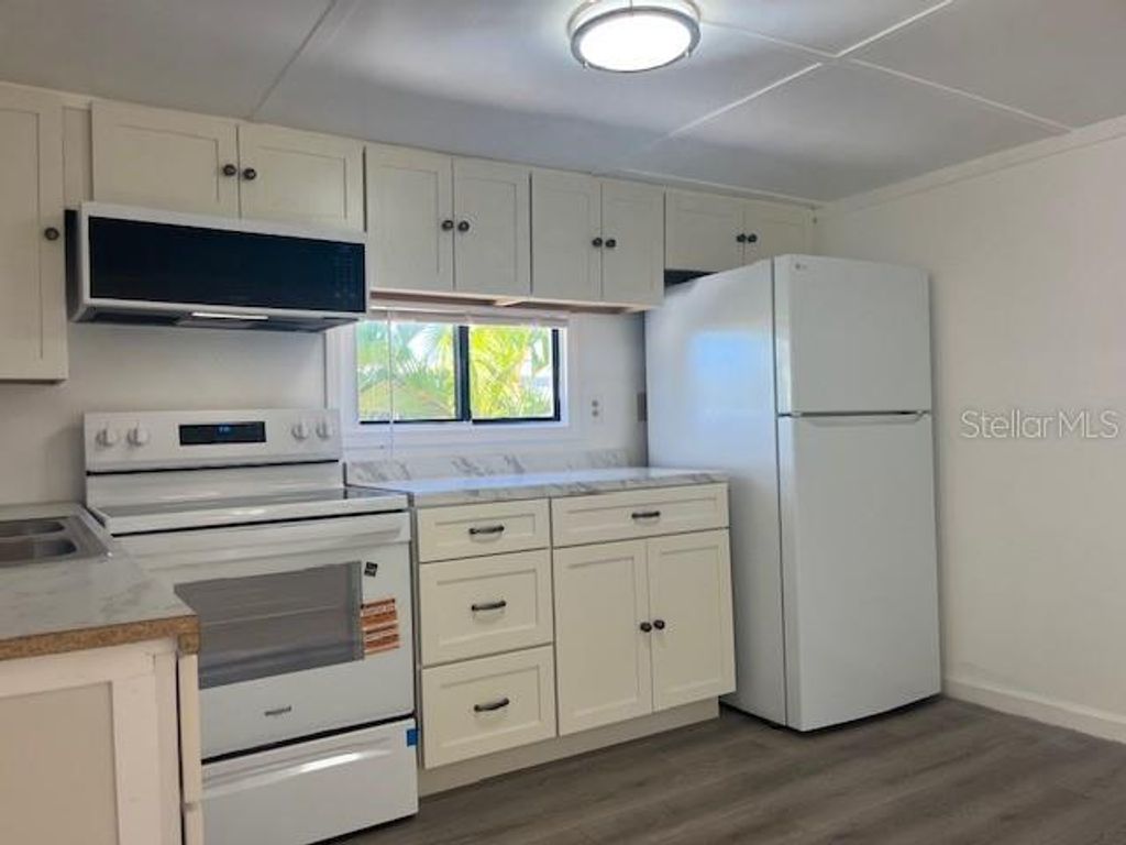 Photo of 10315 Cortez Rd W Road #1B, Bradenton, FL 34210 (MLS # A4673617)