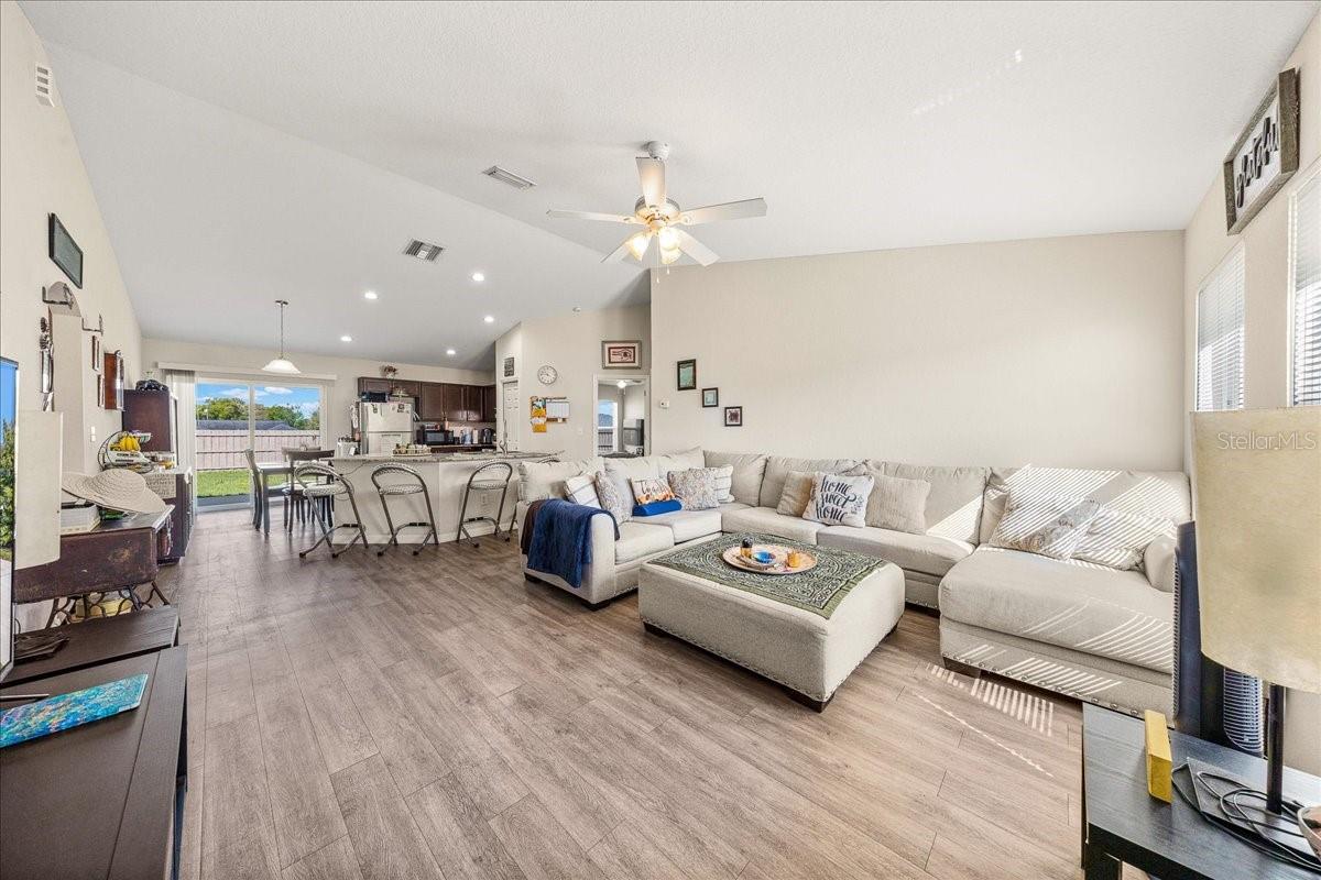 SILVER SPGS SHORES UN 24 - Residential