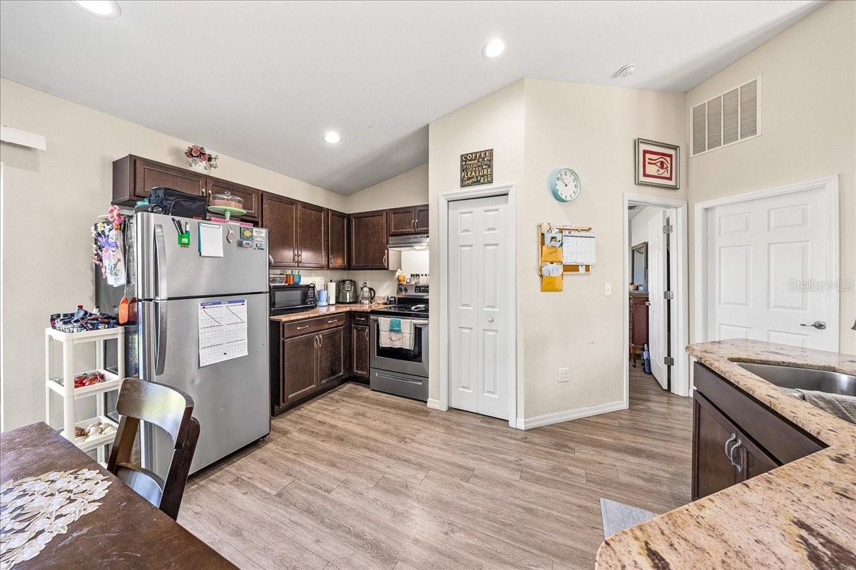 SILVER SPGS SHORES UN 24 - Residential