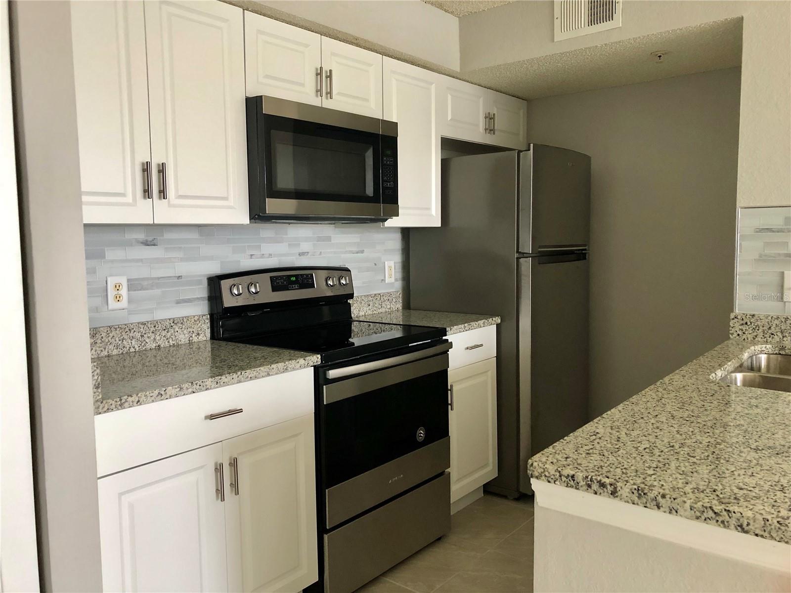 VILLAS DEL SOL AT KISS CONDO - Residential Lease