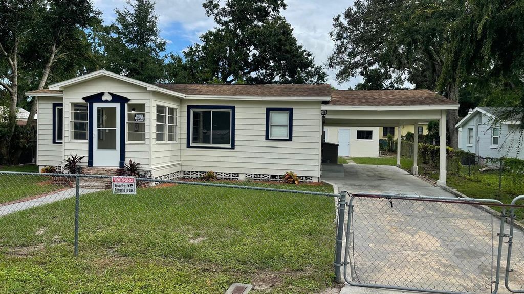 Photo of 807 E Orchid Avenue, Tampa, FL 33612 (MLS # S5134170)