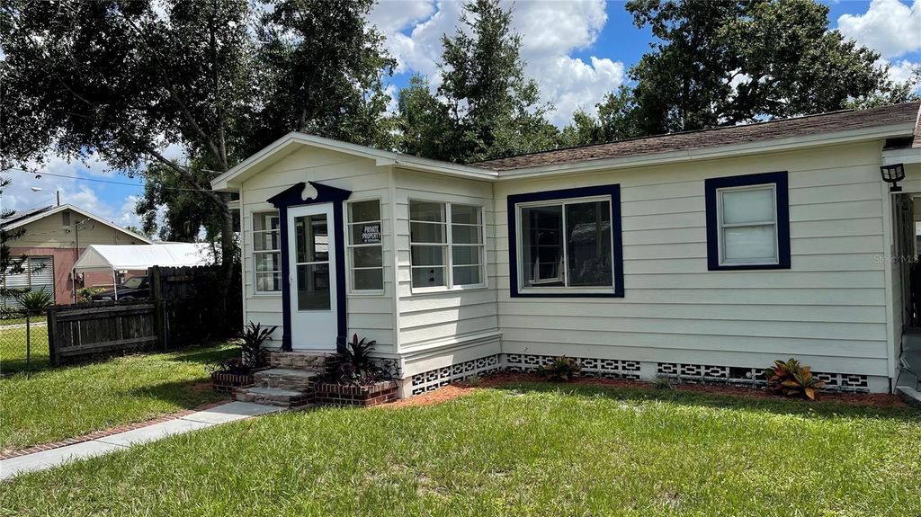 Photo of 807 E Orchid Avenue, Tampa, FL 33612 (MLS # S5134170)