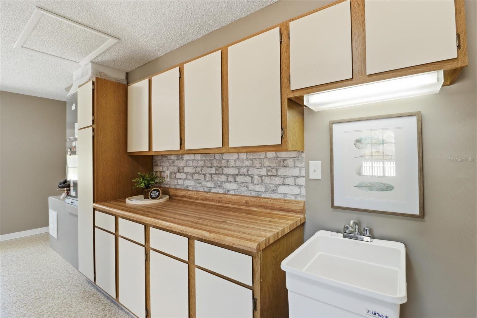 KENWOOD OAKS UNREC SUB - Residential