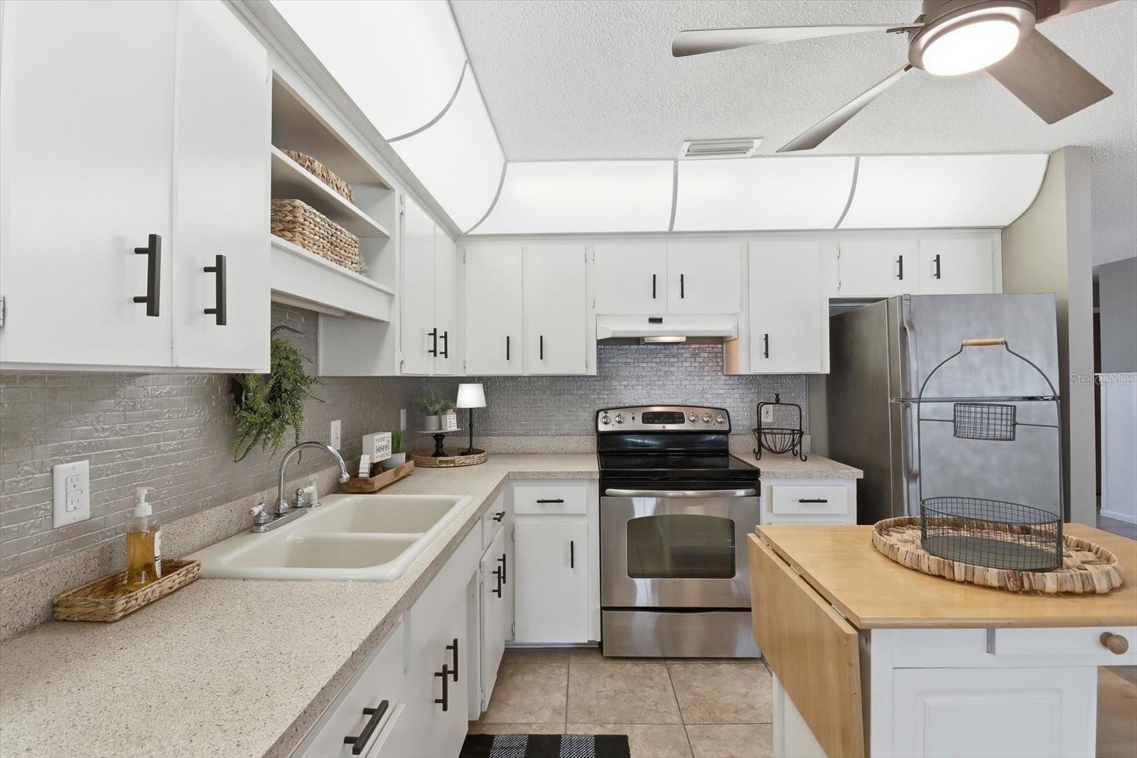 KENWOOD OAKS UNREC SUB - Residential