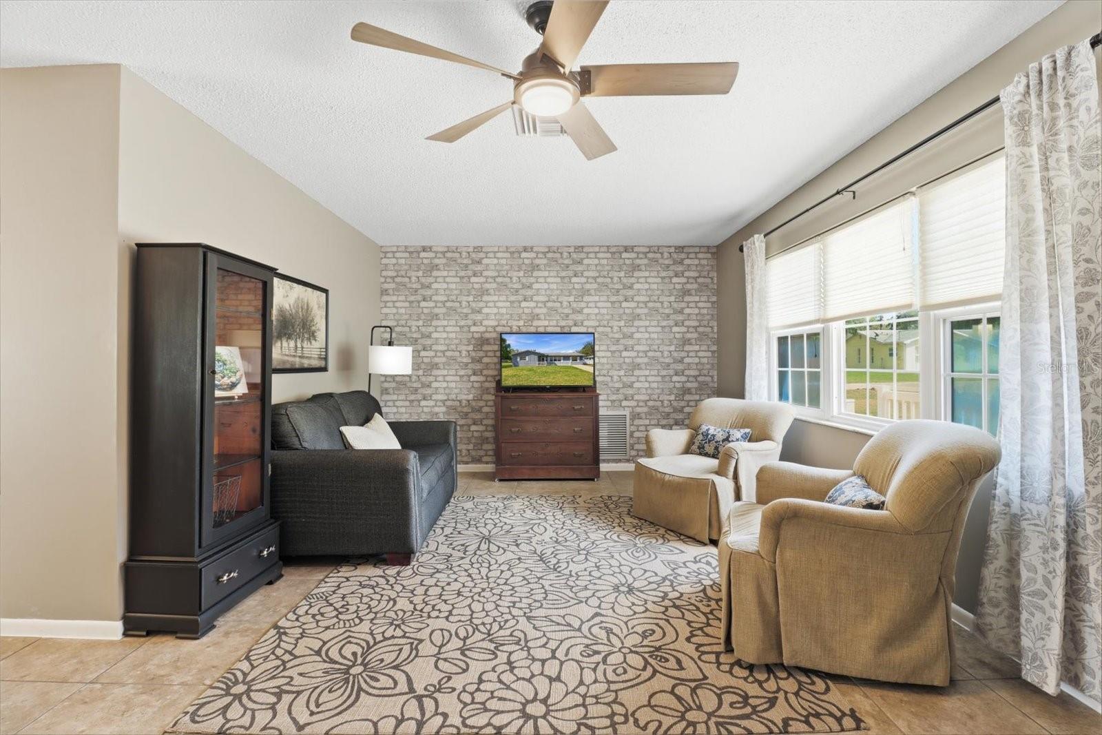 KENWOOD OAKS UNREC SUB - Residential