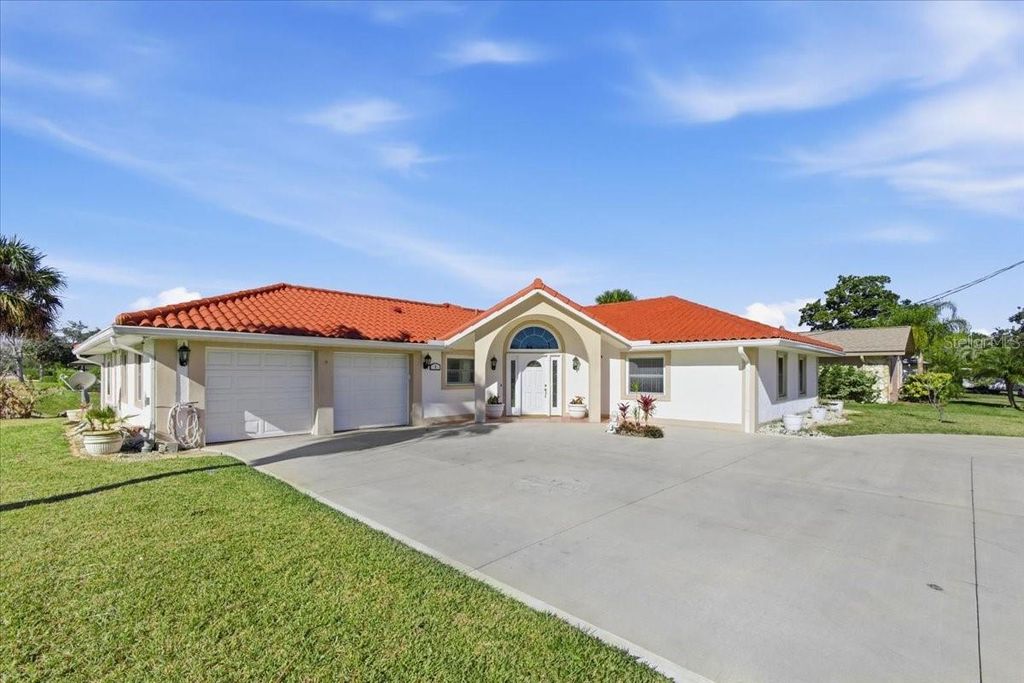 Photo of 1 Coral Reef Court N, Palm Coast, FL 32137 (MLS # FC315695)
