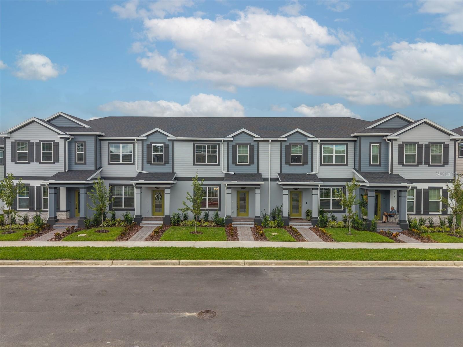 Beautiful brand new townhouse With 3 bedrooms and 2.5 bathrooms, this spacious home offers comfortable living spaces for you and your family. The bedrooms are well-appointed and provide ample space for rest and relaxation. The bathrooms are beautifully designed and offer convenience and style. The house also features an attached 2-car detached garage, providing convenient parking options for you and your vehicles. A courtyard area provides the ideal setting for your outdoor living space!