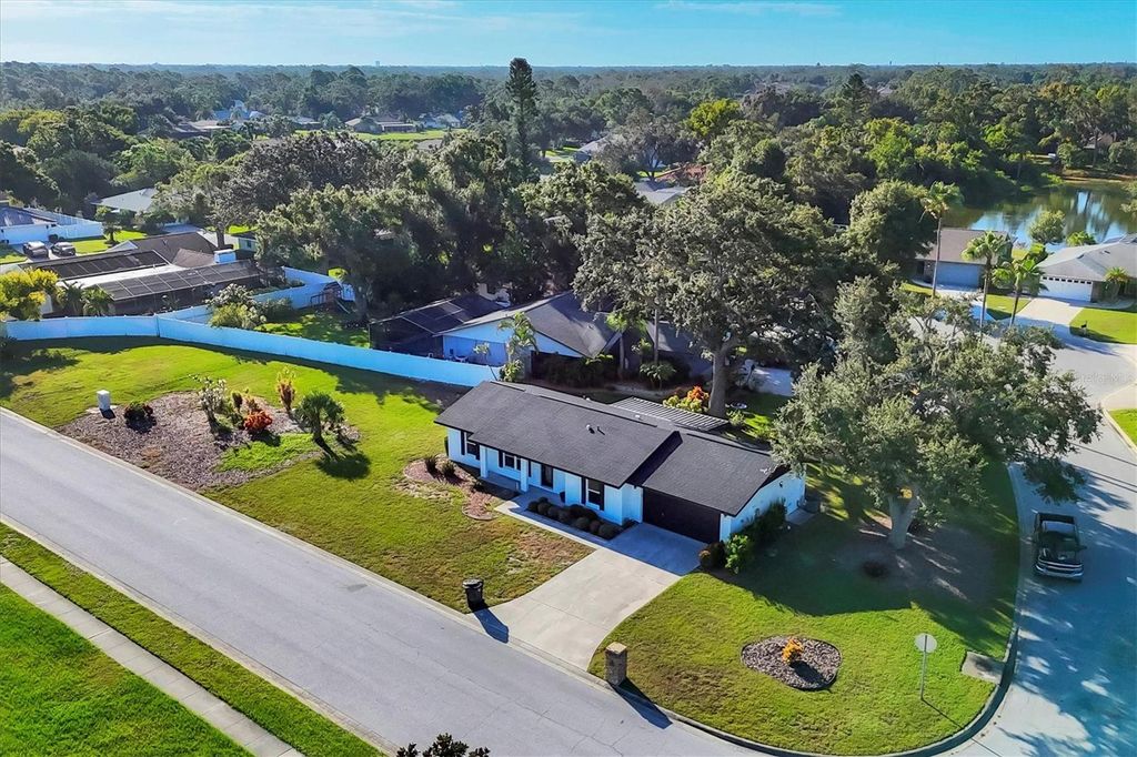 Photo of 7953 Cypress Lake Drive, Sarasota, FL 34243 (MLS # N6140835)