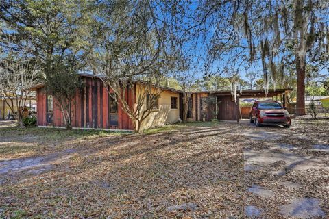 Photo of 2049 NE 15th Street, Gainesville, FL 32609 (MLS # GC537818)