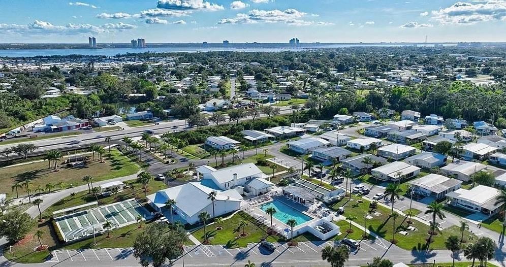 CARRIAGE VILLAGE - Land