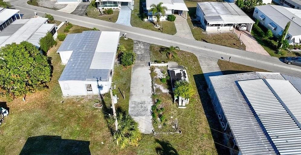 CARRIAGE VILLAGE - Land