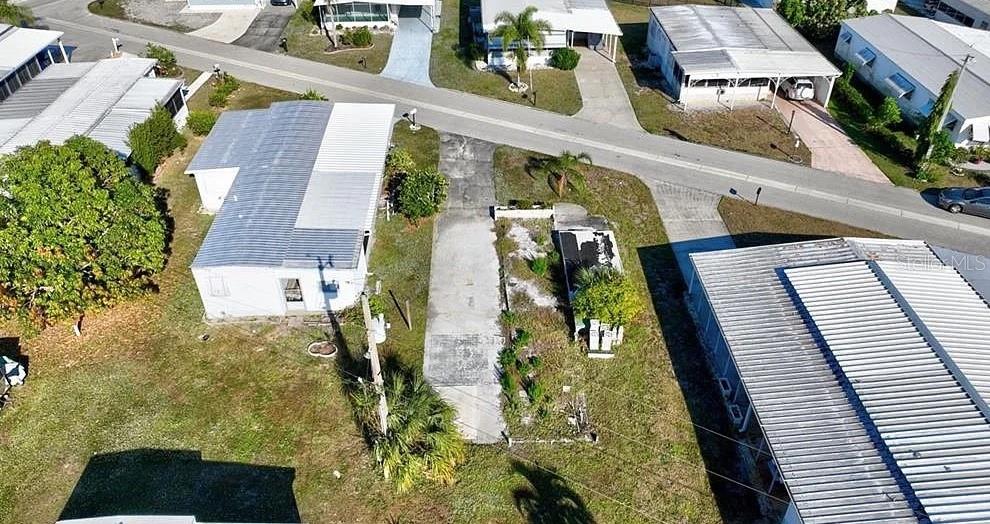 CARRIAGE VILLAGE - Land