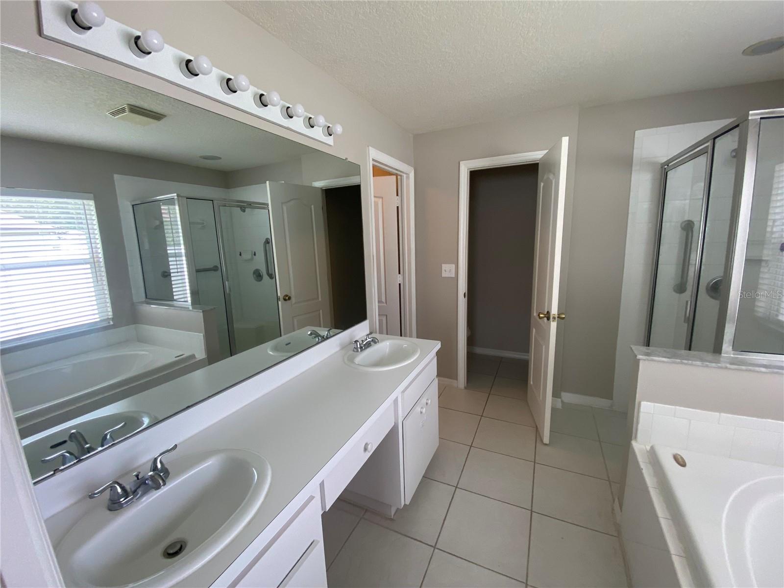 LEXINGTON OAKS PH 1 - Residential