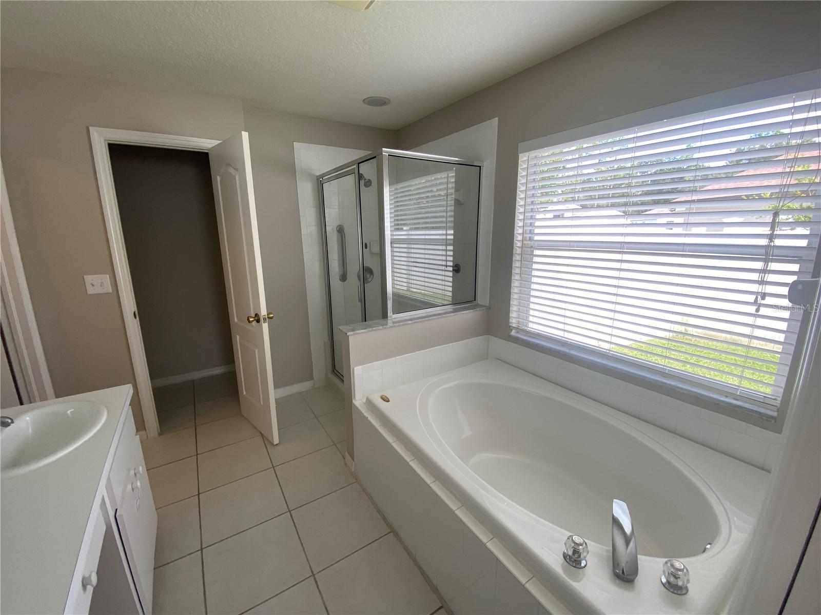 LEXINGTON OAKS PH 1 - Residential