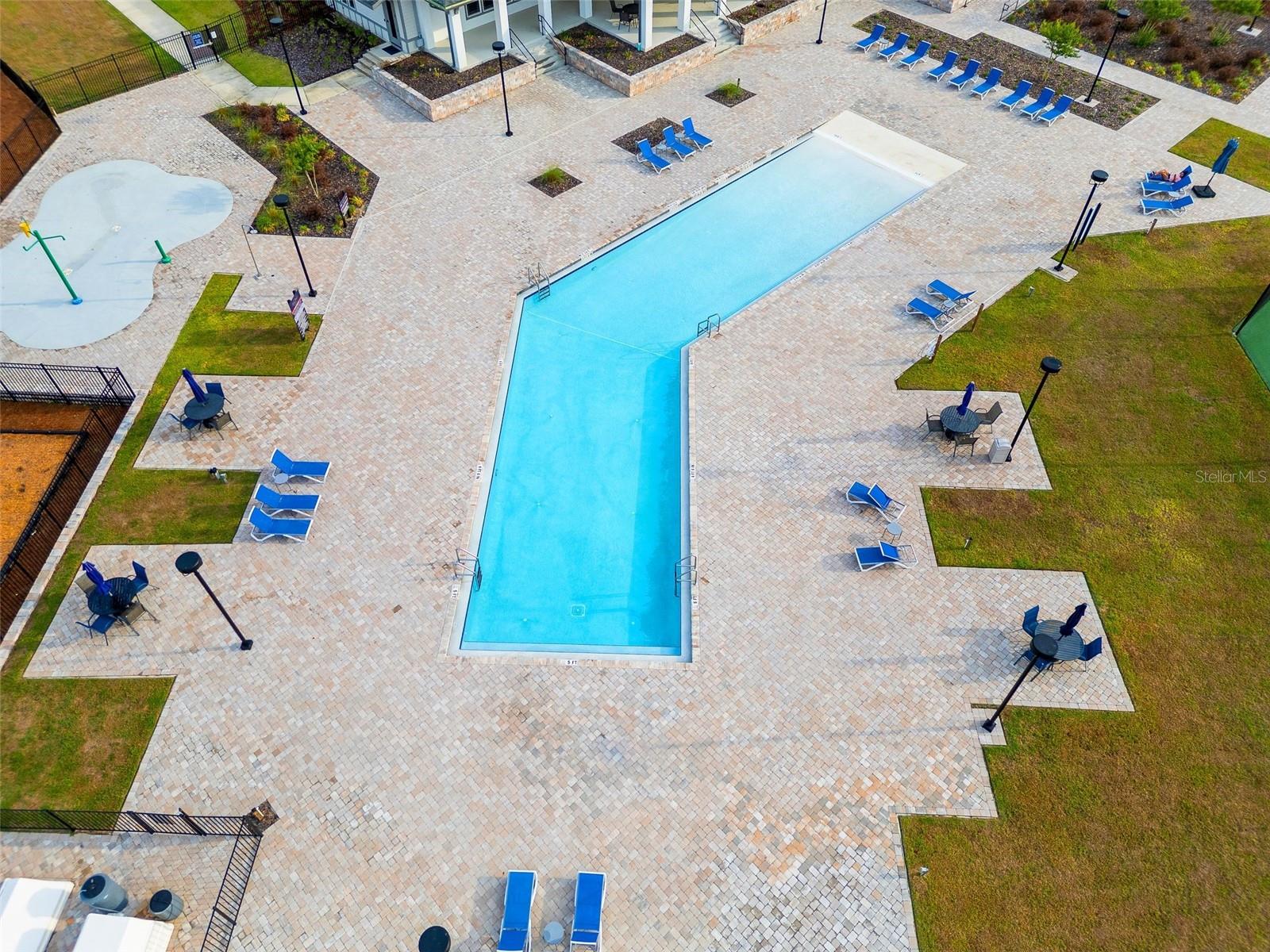 LUGANO PH 3 PB 37 PG 54 - Residential