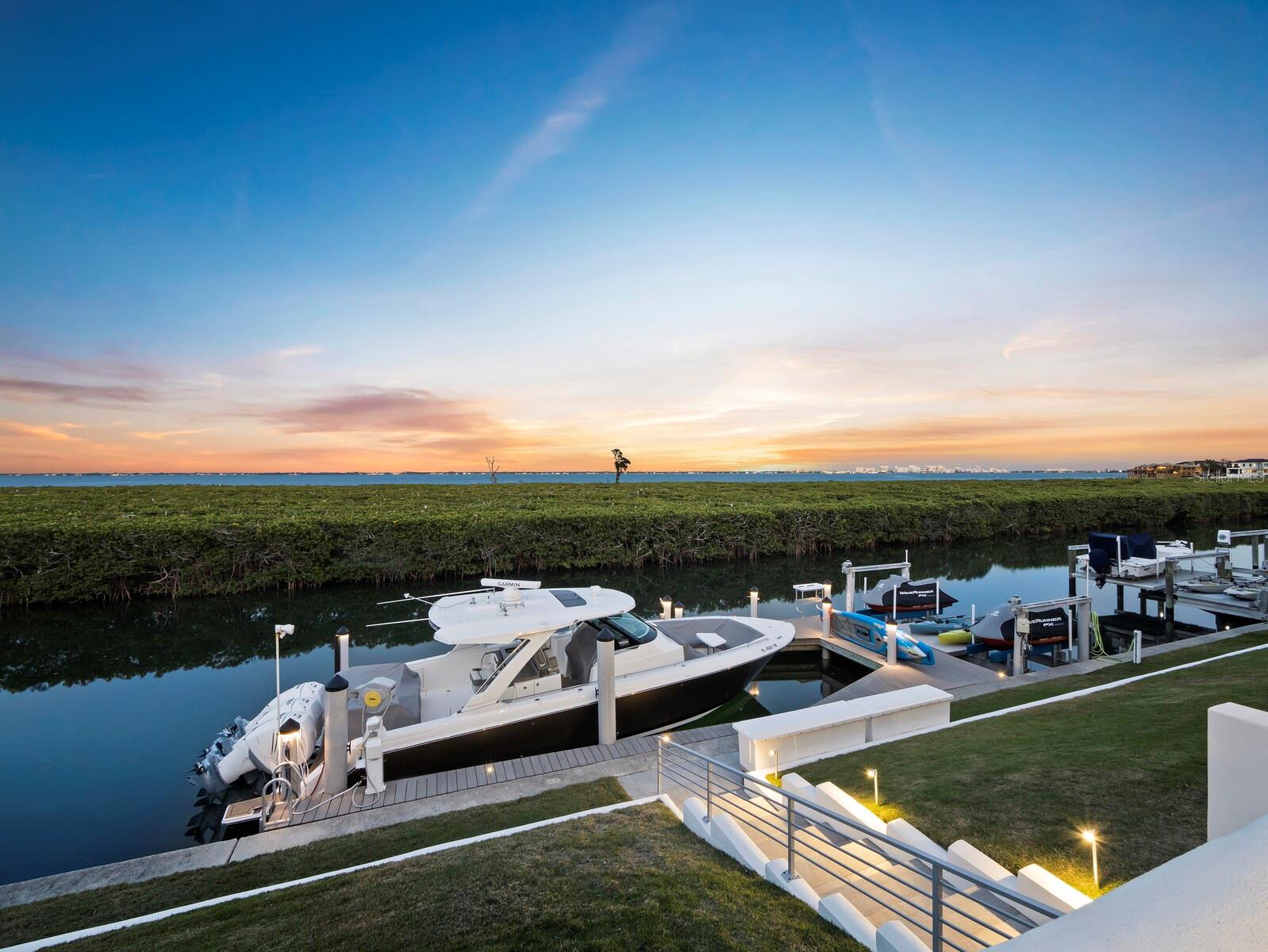 BAY ISLES - Residential