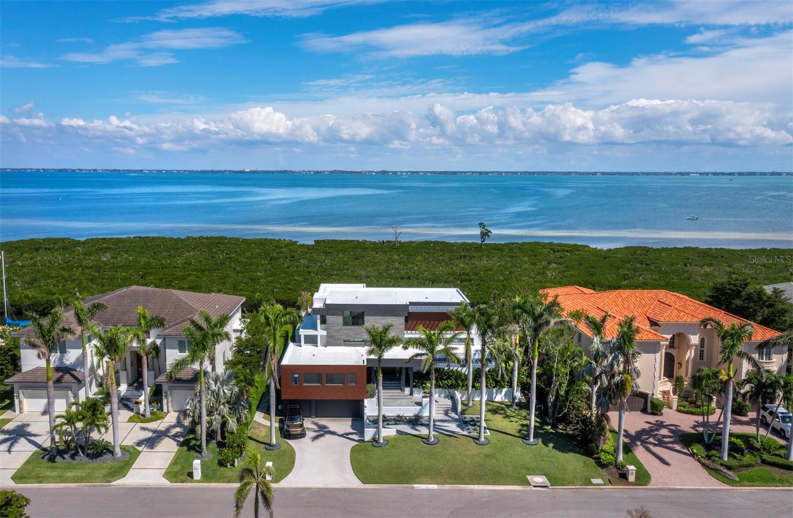 1580 HARBOR CAY LANE