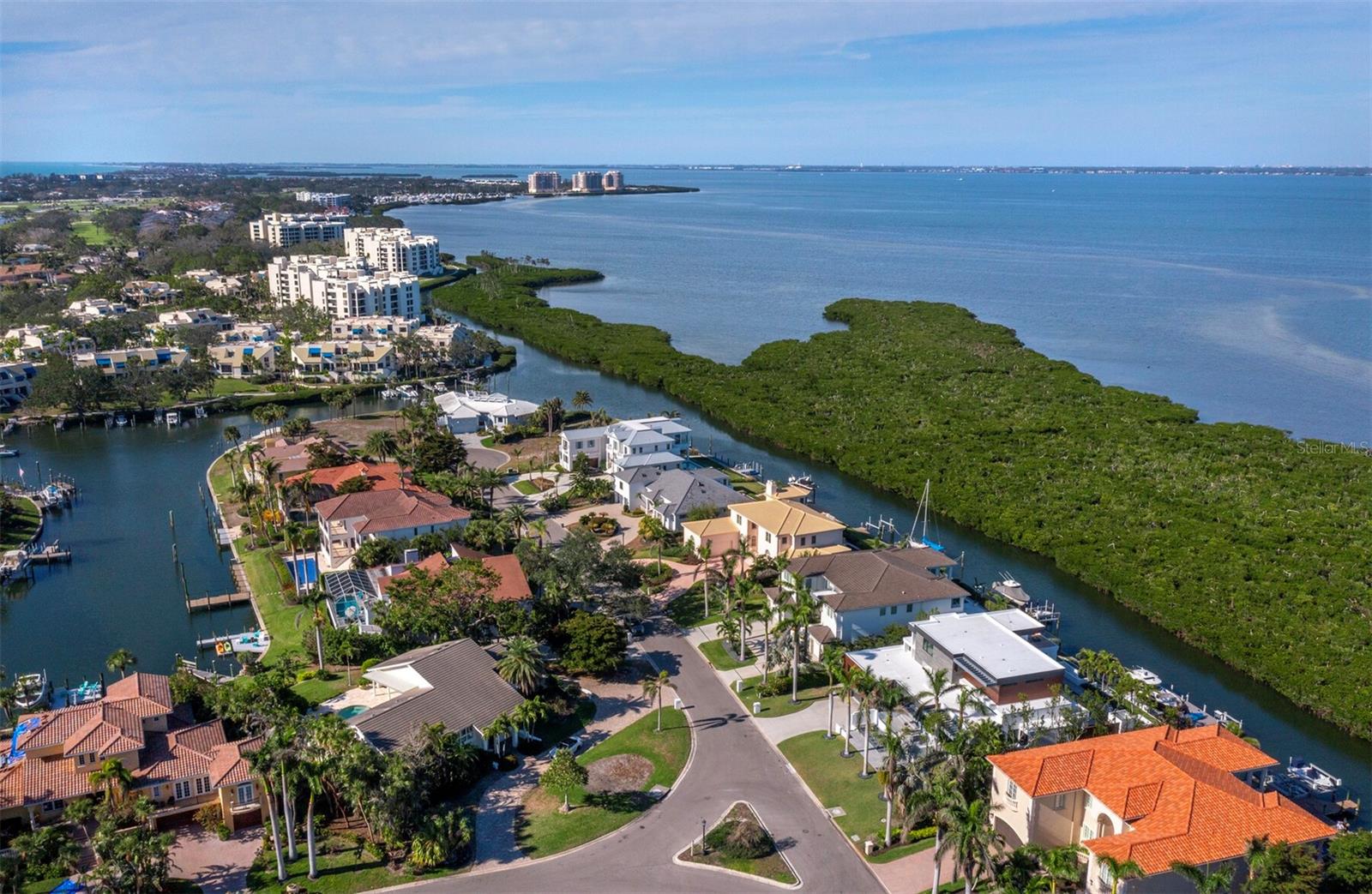 BAY ISLES - Residential