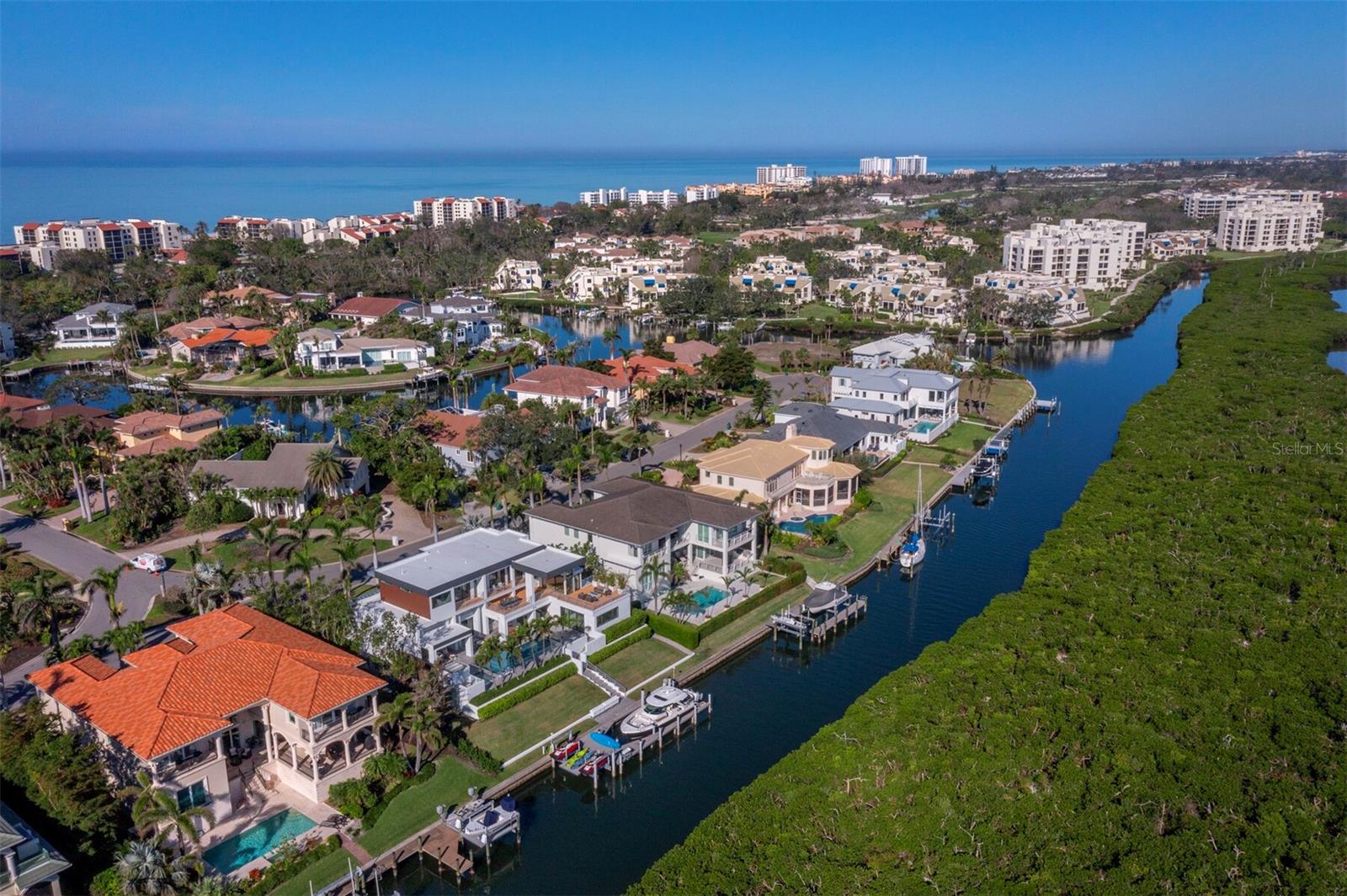 BAY ISLES - Residential