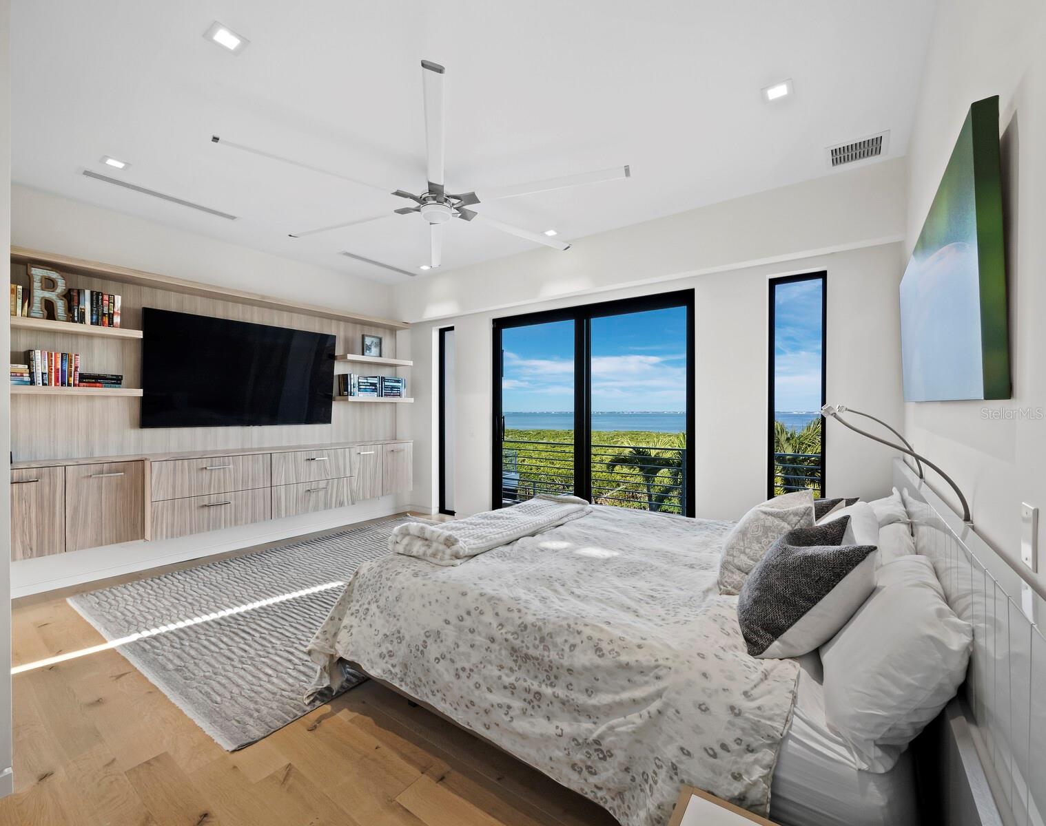 BAY ISLES - Residential