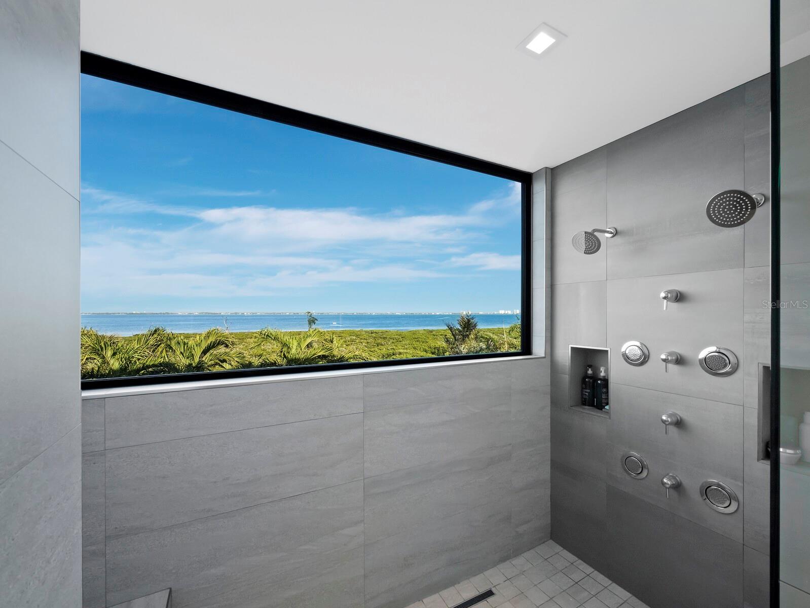 BAY ISLES - Residential