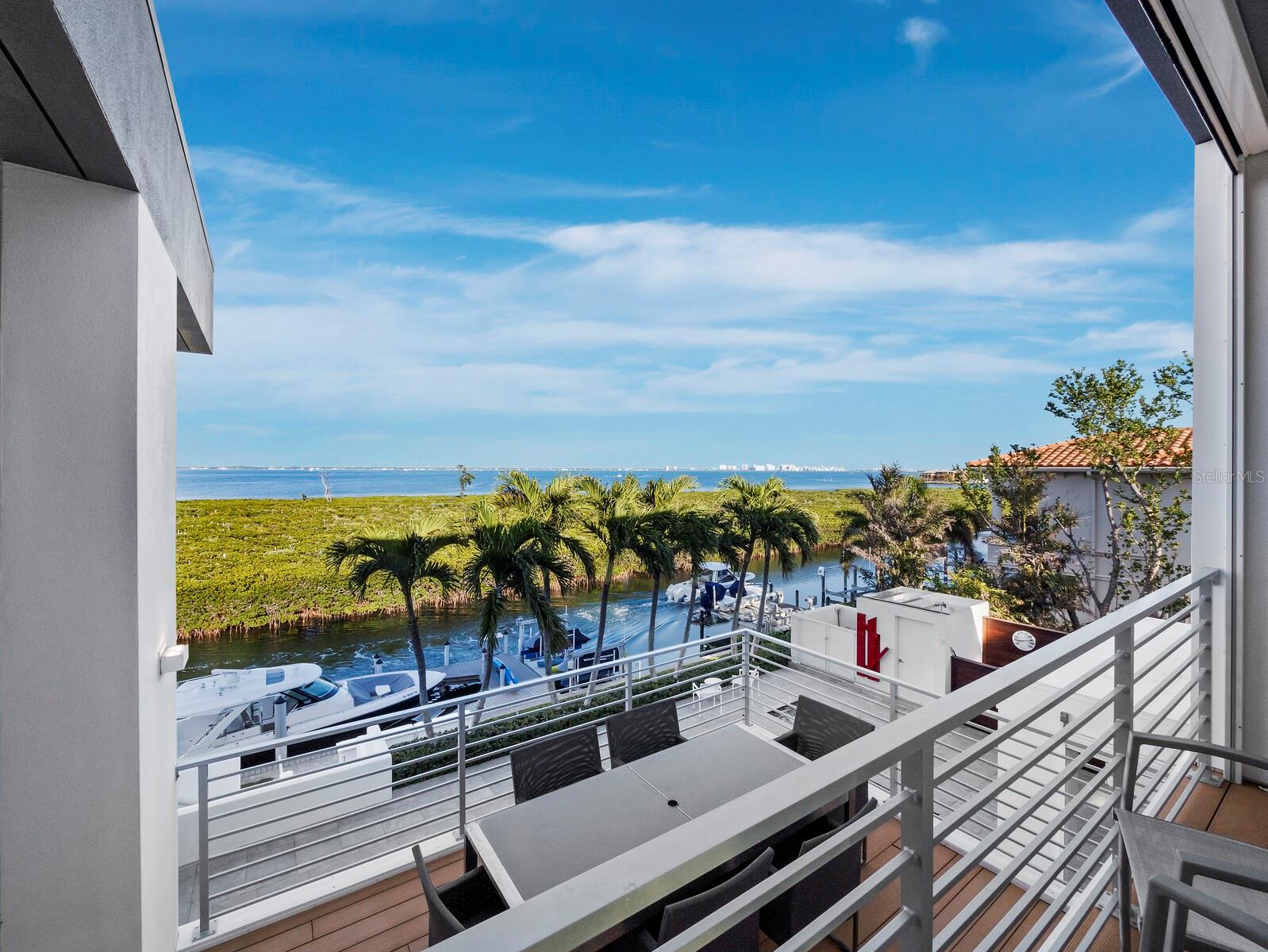 BAY ISLES - Residential