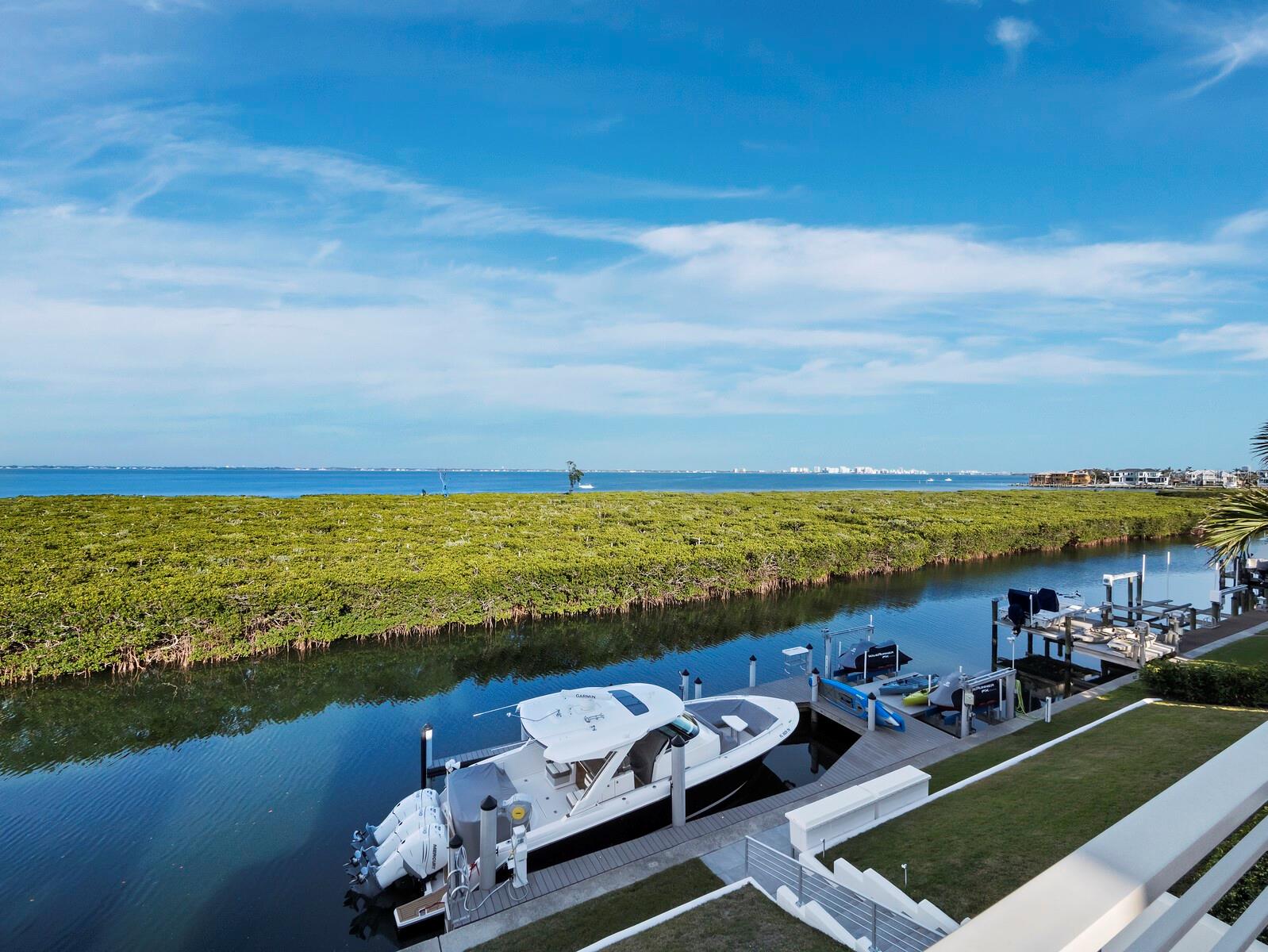 BAY ISLES - Residential