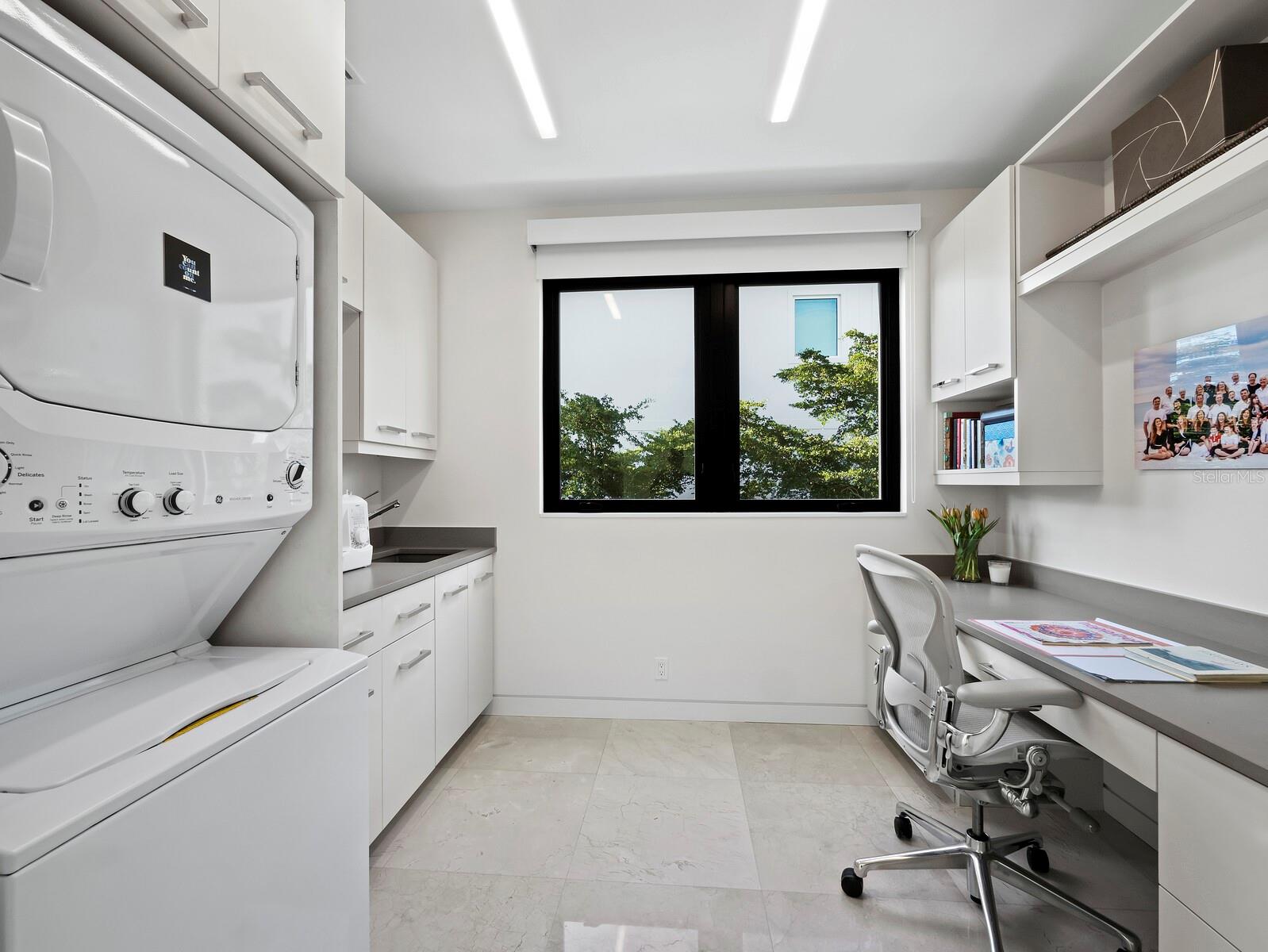 BAY ISLES - Residential