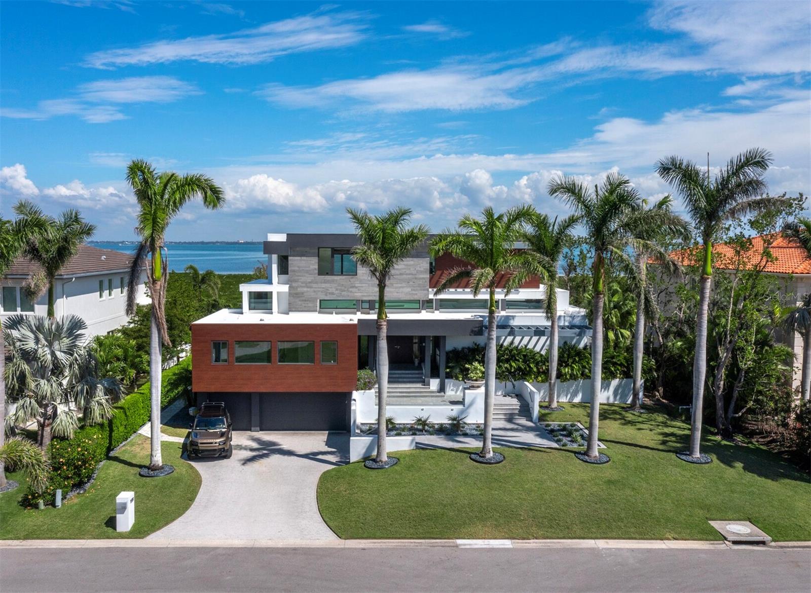 1580 HARBOR CAY LANE