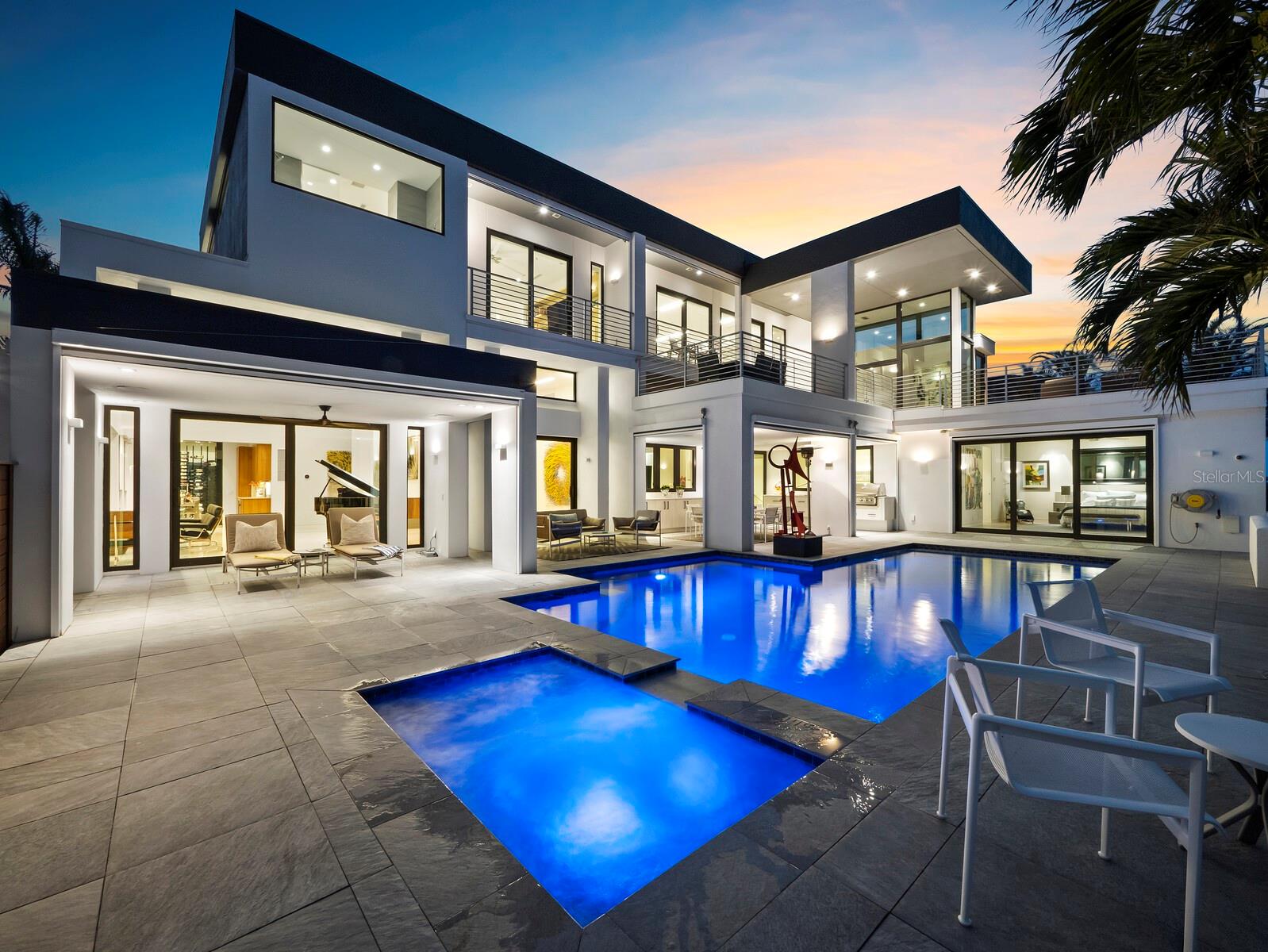 1580 HARBOR CAY LANE