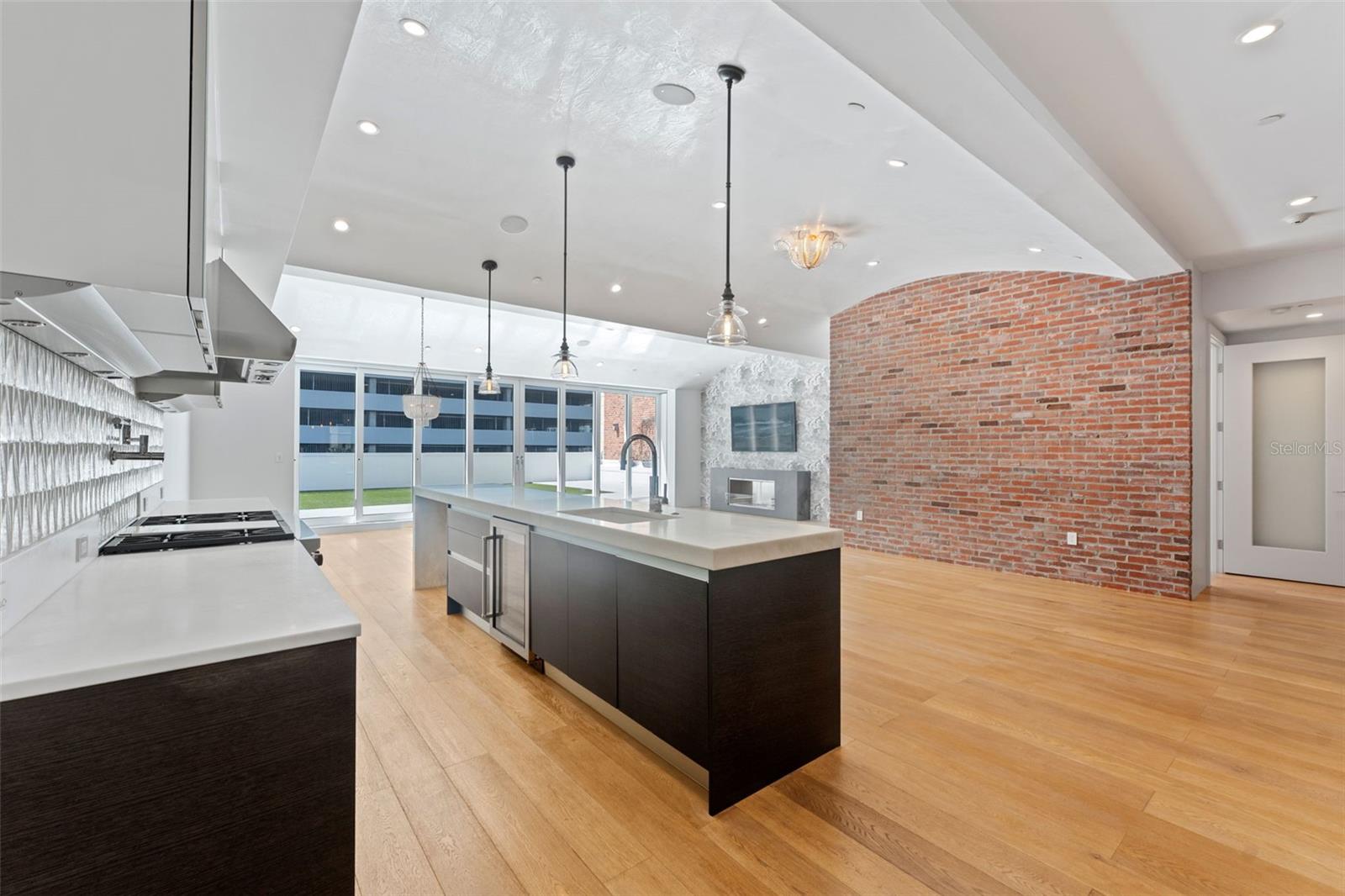 SOHO ON CENTRAL CONDO - Residential Lease