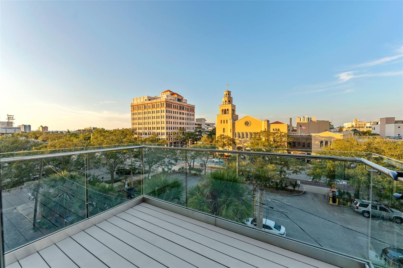 SOHO ON CENTRAL CONDO - Residential Lease