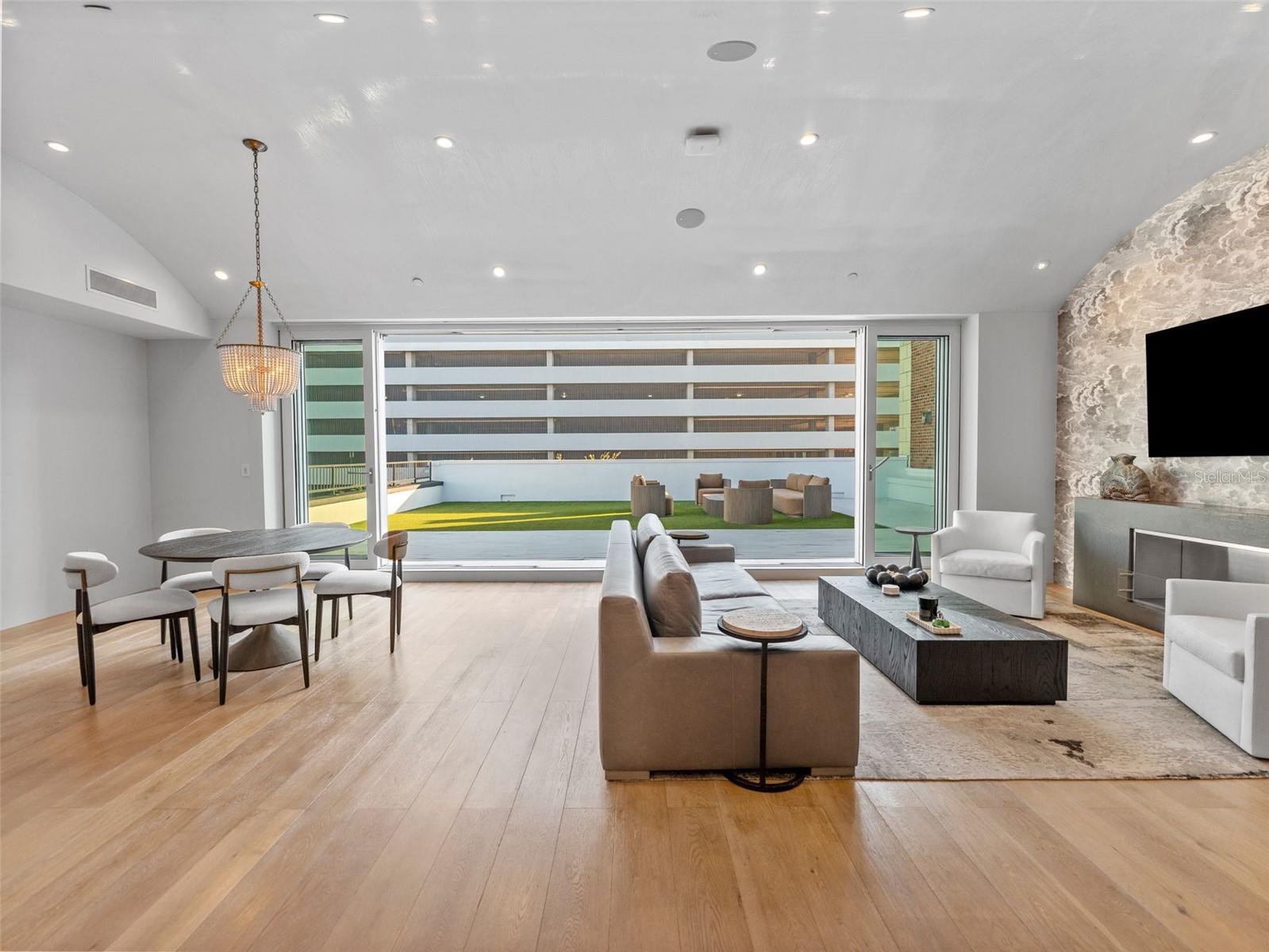 SOHO ON CENTRAL CONDO - Residential Lease