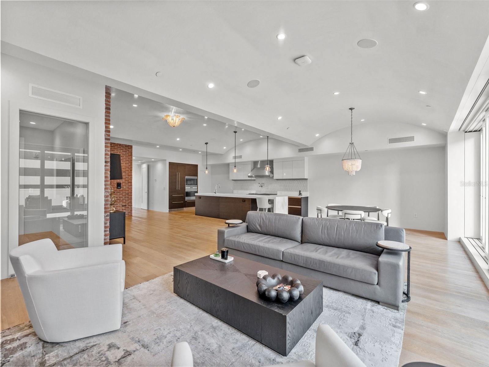 SOHO ON CENTRAL CONDO - Residential Lease