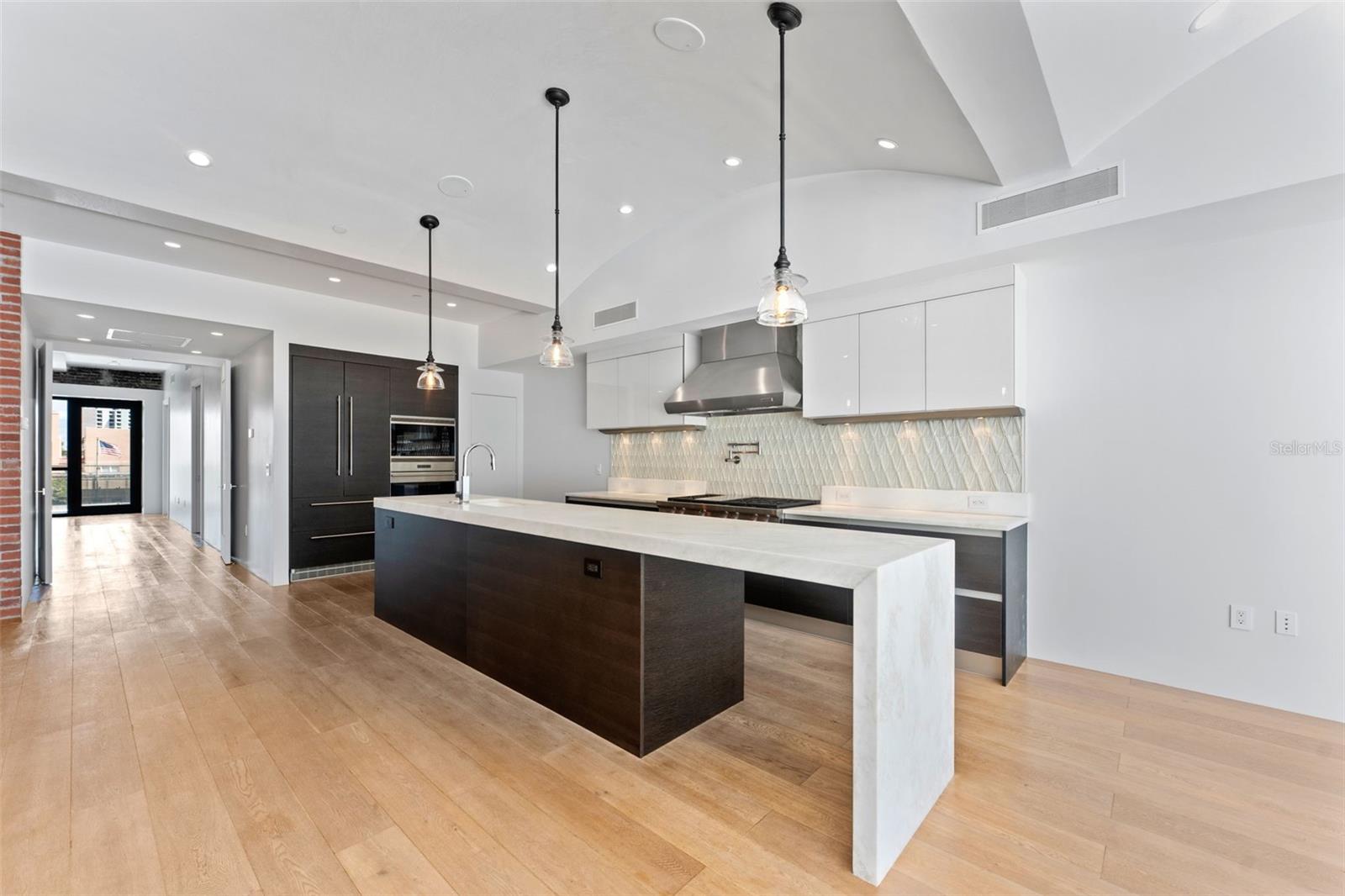 SOHO ON CENTRAL CONDO - Residential Lease