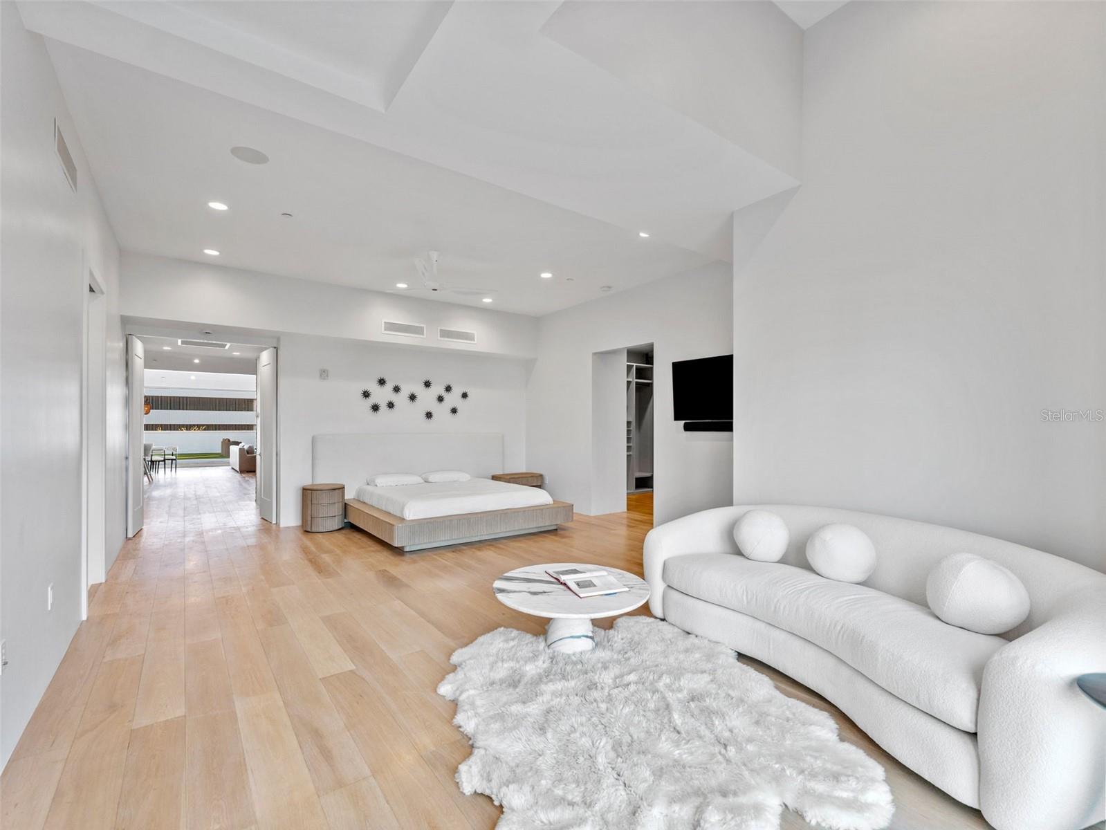 SOHO ON CENTRAL CONDO - Residential Lease