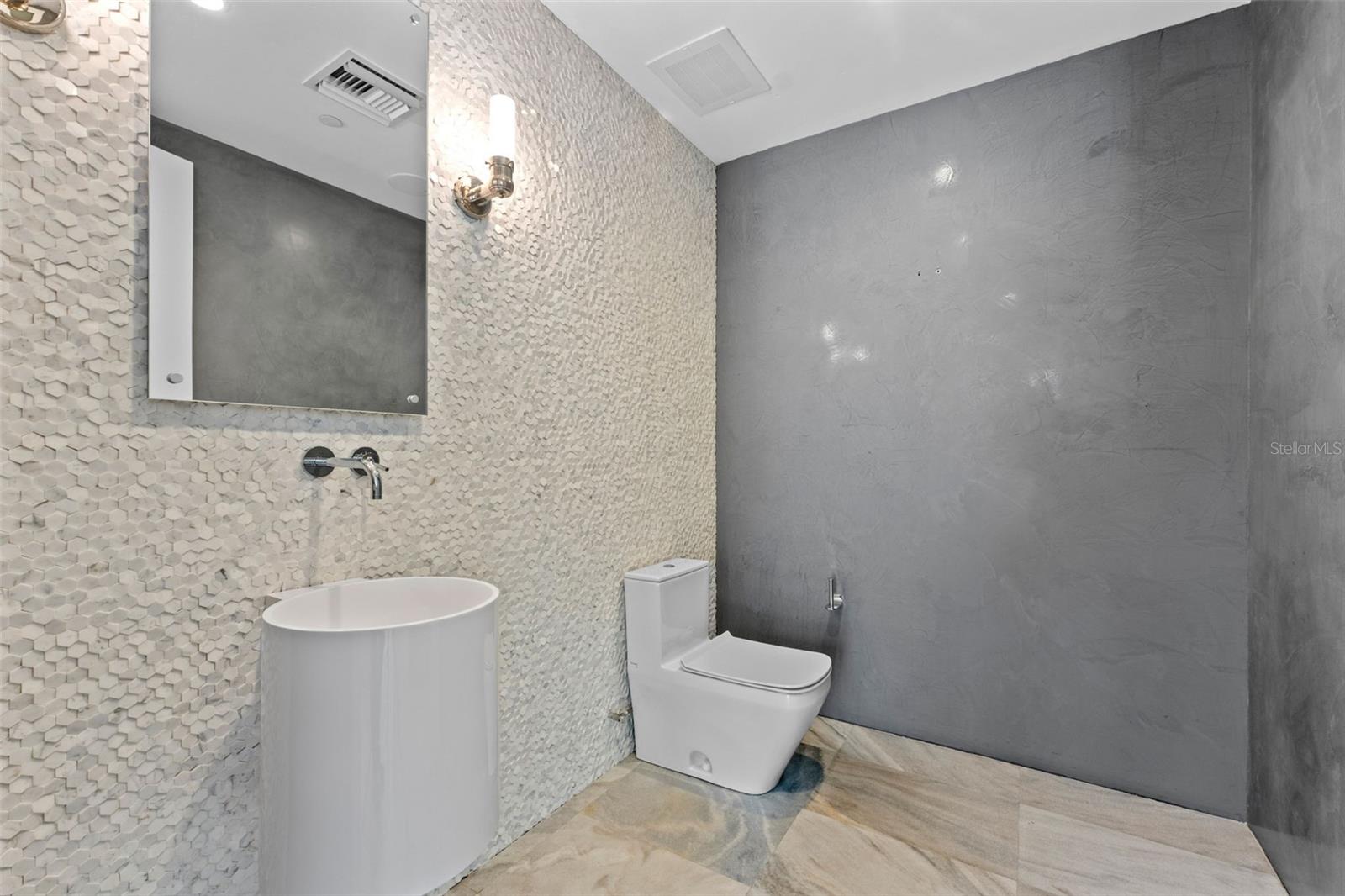 SOHO ON CENTRAL CONDO - Residential Lease