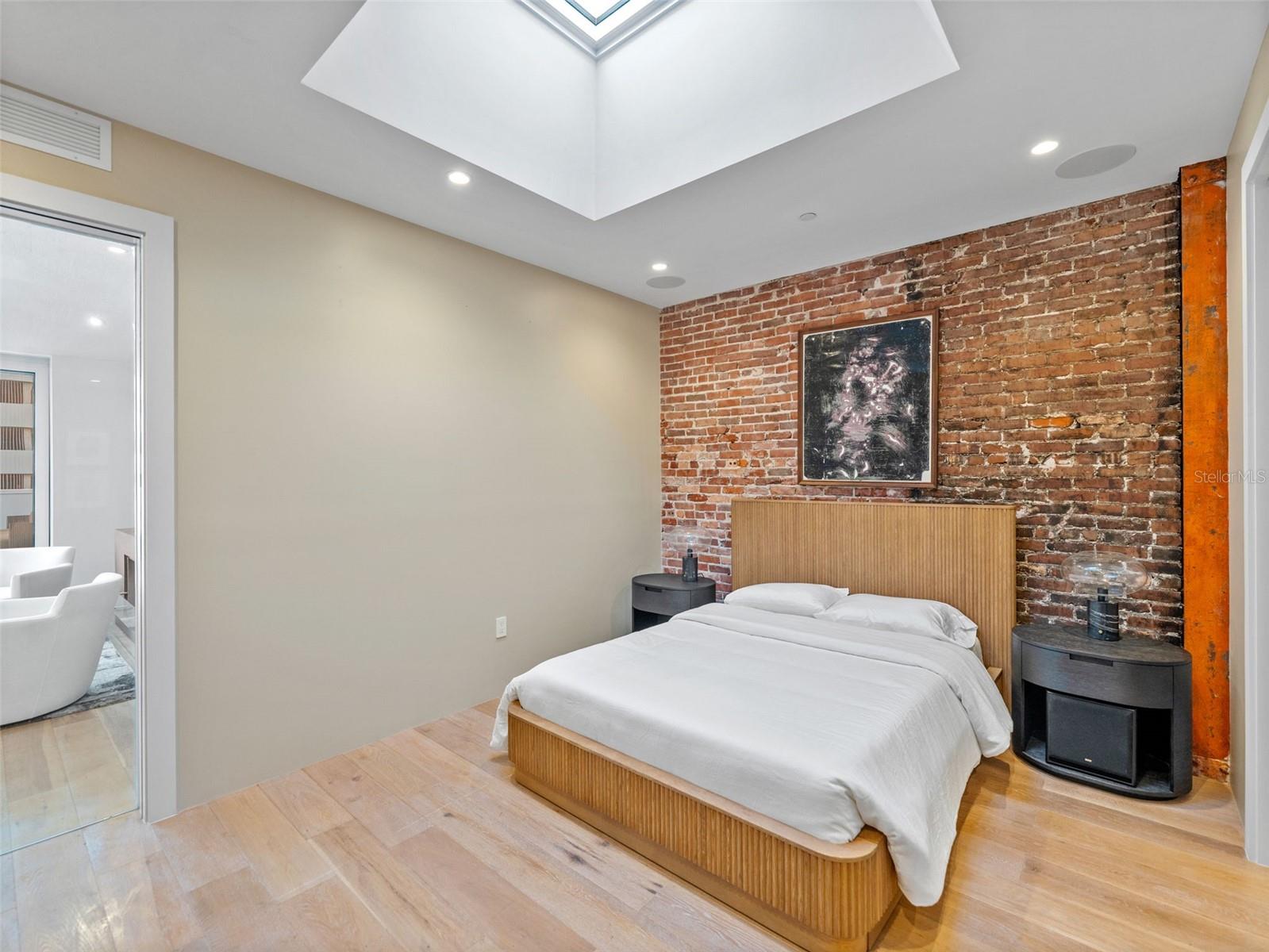 SOHO ON CENTRAL CONDO - Residential Lease