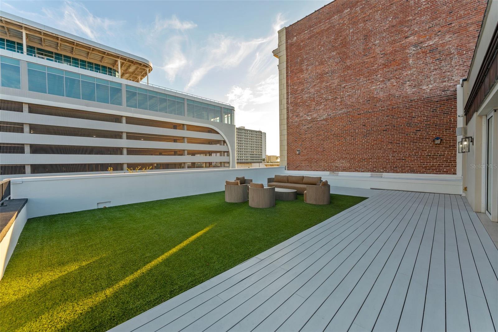 SOHO ON CENTRAL CONDO - Residential Lease