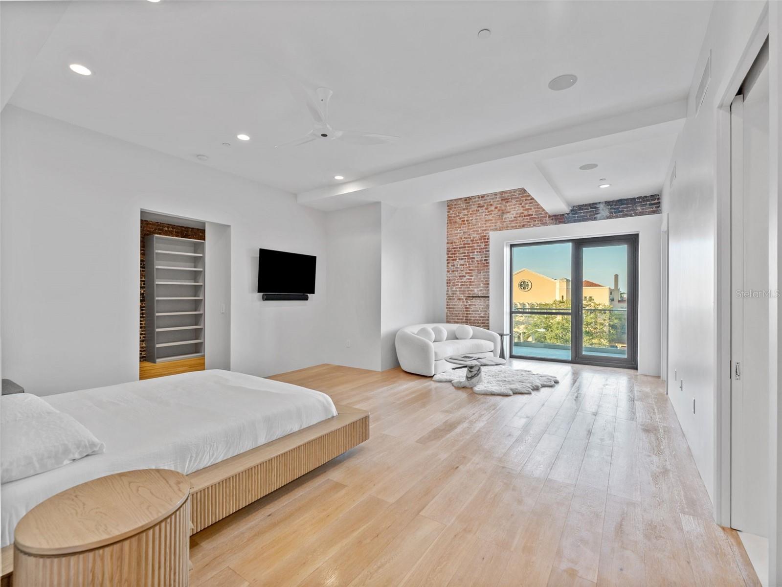 SOHO ON CENTRAL CONDO - Residential Lease