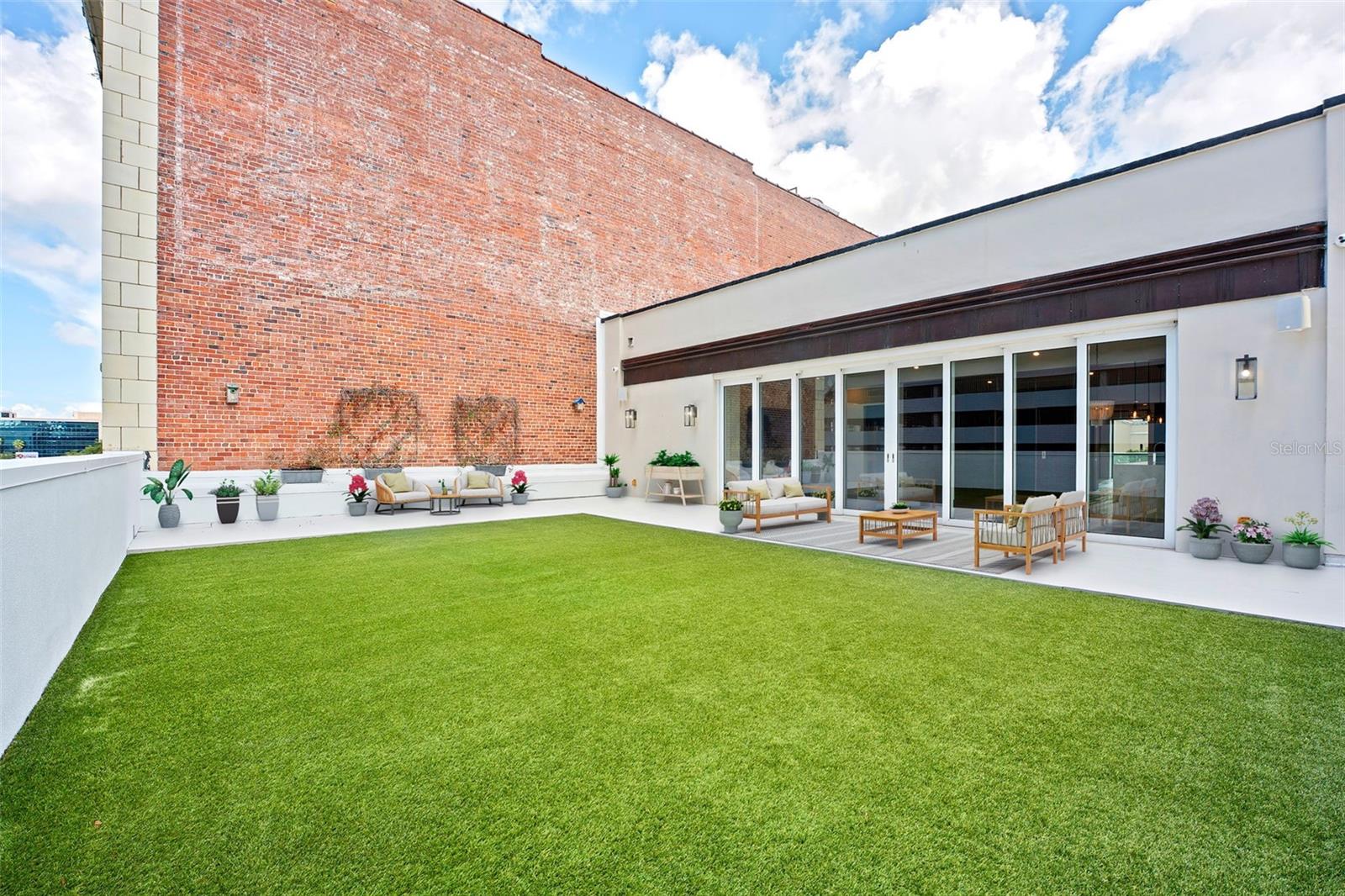 SOHO ON CENTRAL CONDO - Residential Lease