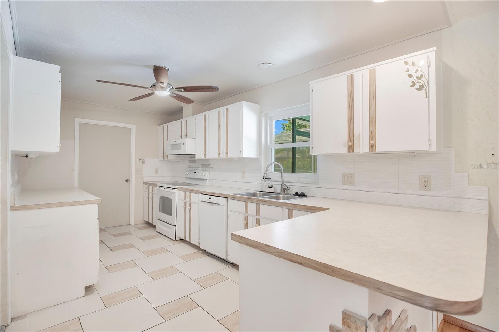 DELTONA LAKES UNIT 65 - Residential