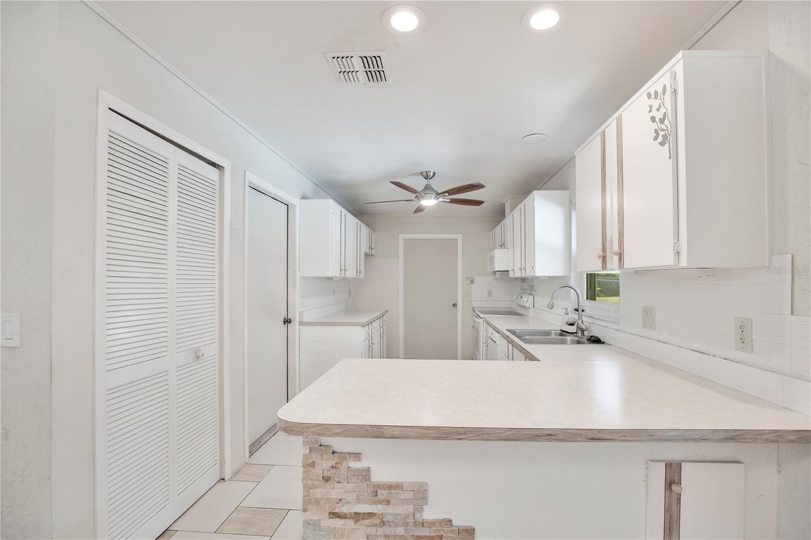 DELTONA LAKES UNIT 65 - Residential