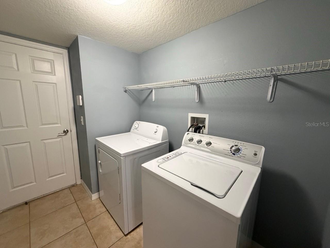 AVIANA PH 01 - Residential Lease