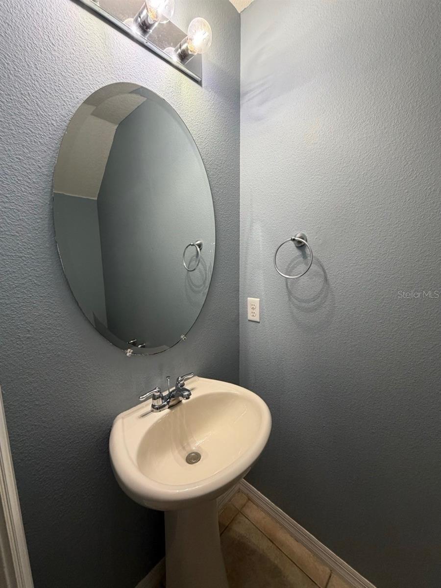 AVIANA PH 01 - Residential Lease