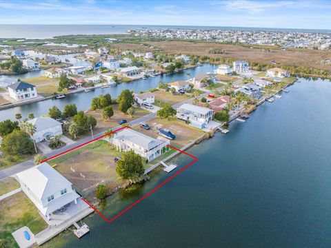 A home in HERNANDO BEACH