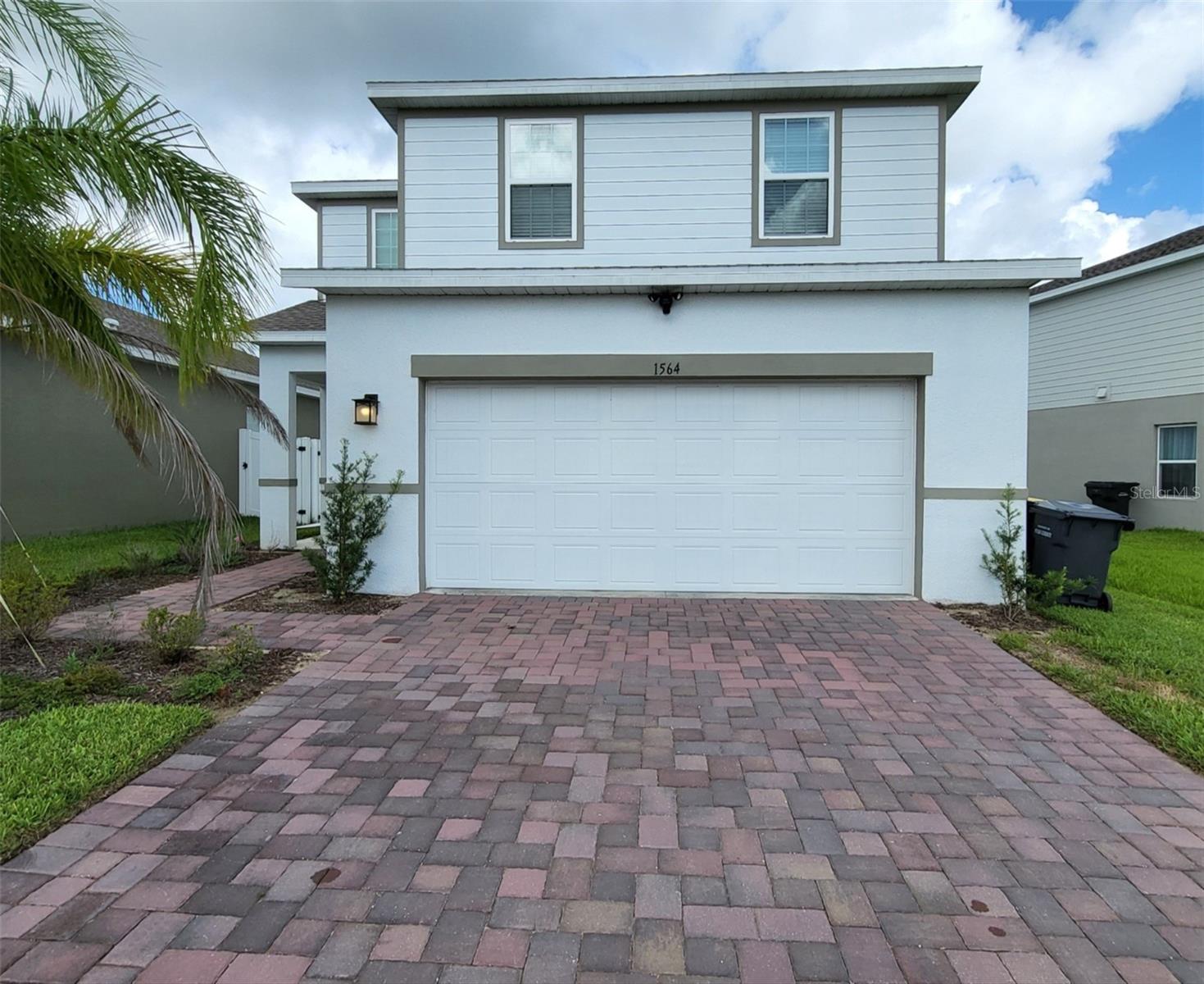 1564 EUCALYPTUS WAY
