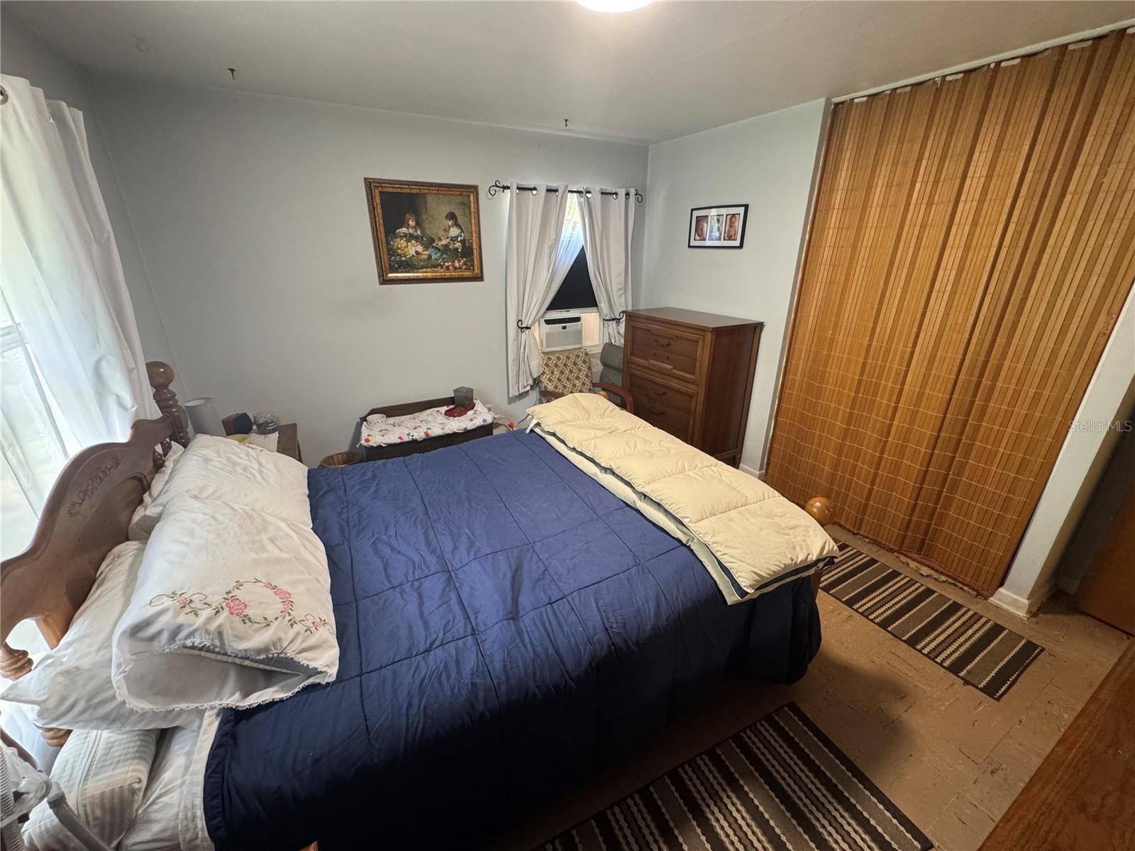 GOLF CLUB MANOR - Residential