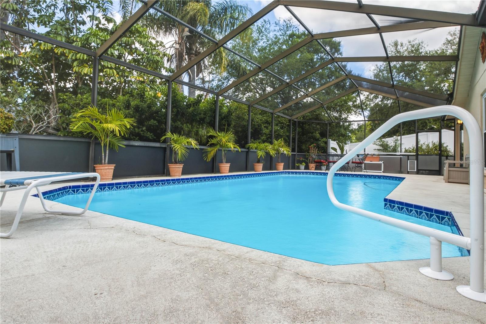 LAKE VALENCIA UNIT 3B - Residential