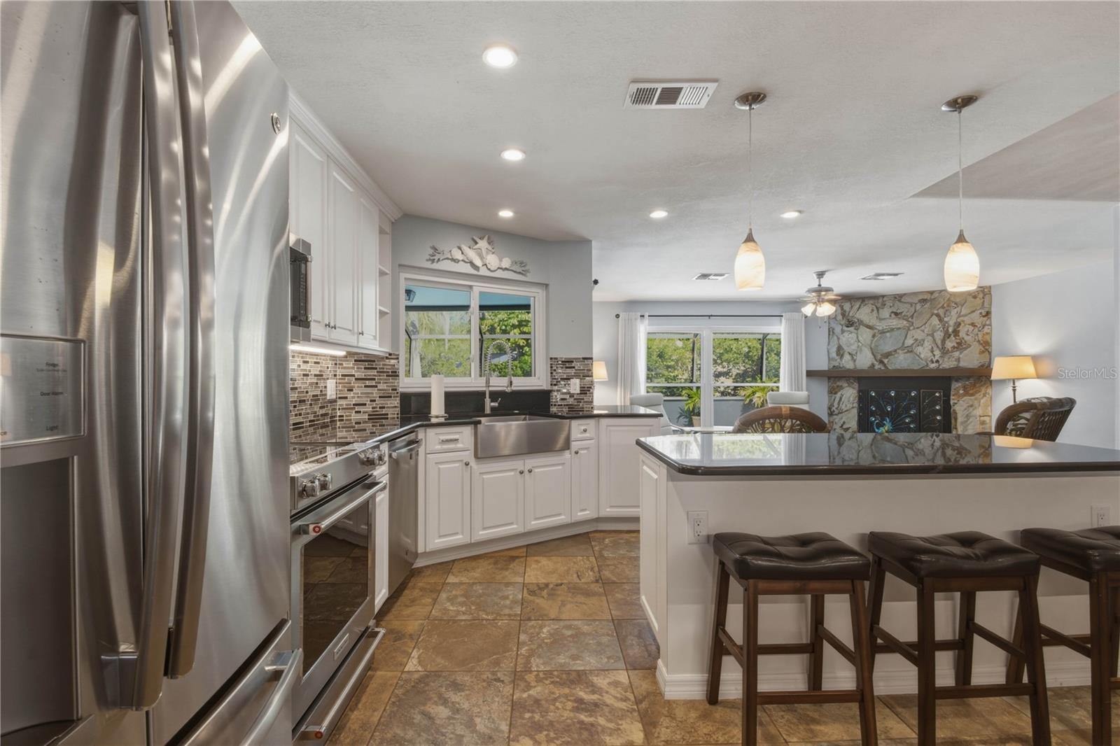 LAKE VALENCIA UNIT 3B - Residential